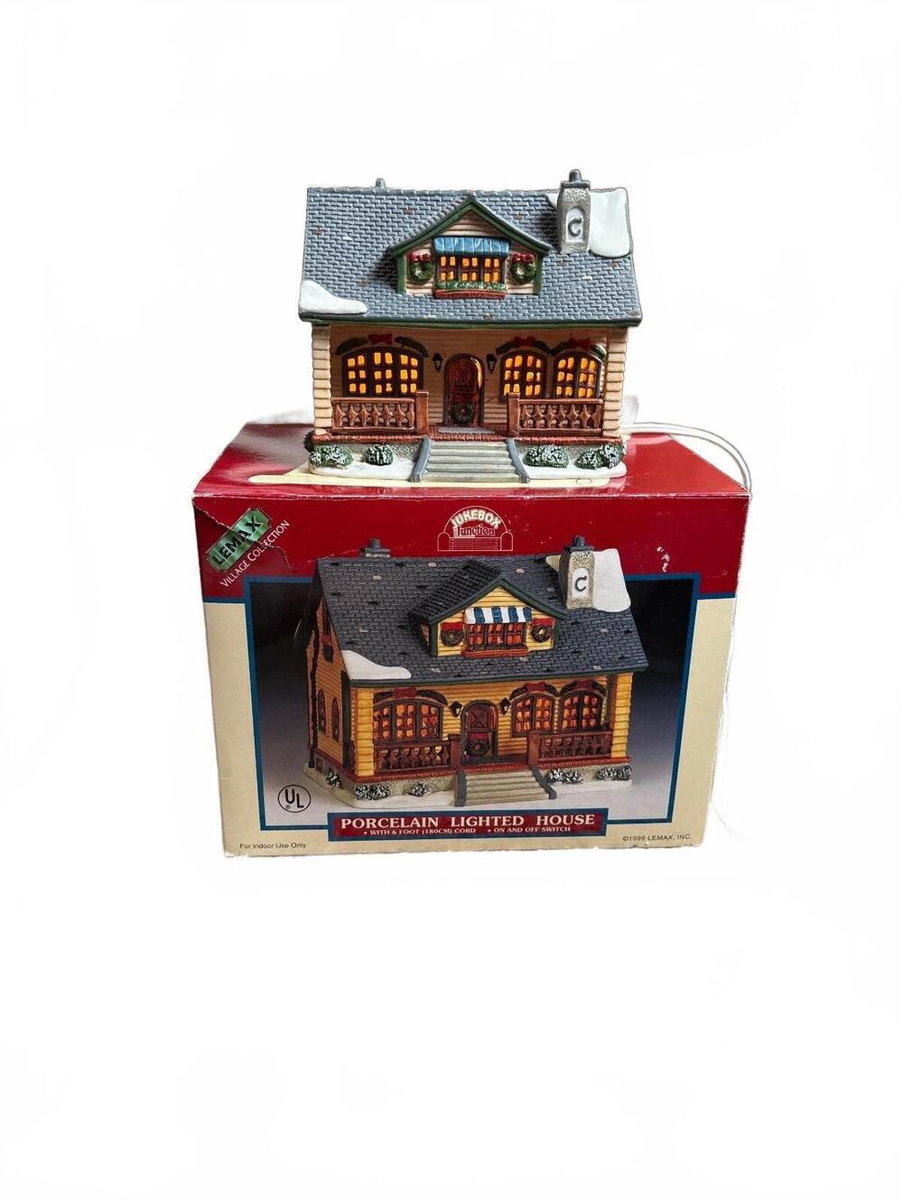 Lemax Jukebox Junction Toy Kingdom Lighted Porcelain Village House 1999 95375